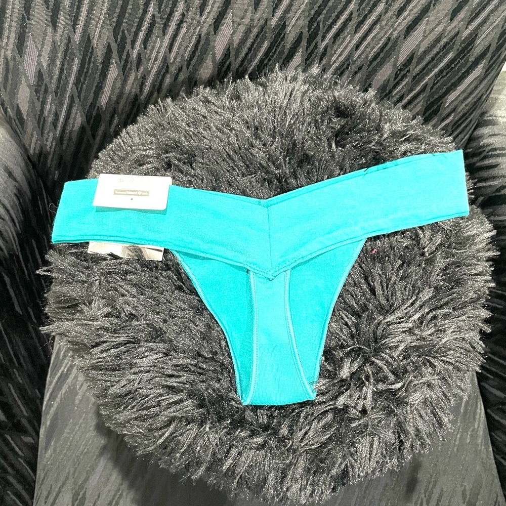Brand New Fashion Thongs . - Picture 4 of 8